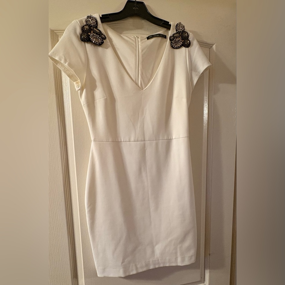 Zara Cream Sheath Mini Dress V-Neck Short Sleeve